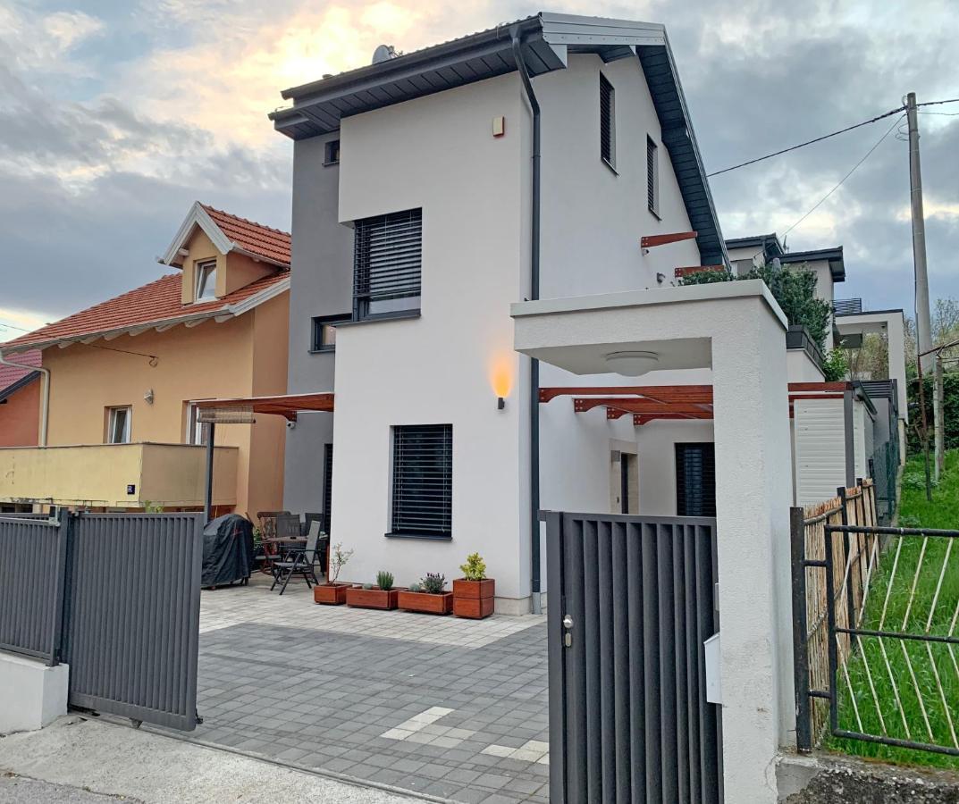 Apartment Maksimir Yard Загреб Екстериор снимка