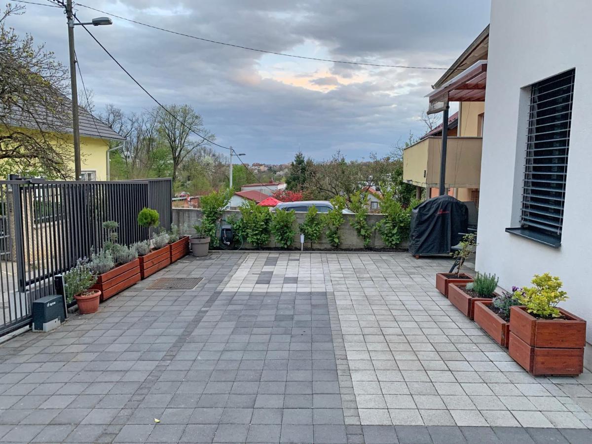 Apartment Maksimir Yard Загреб Екстериор снимка