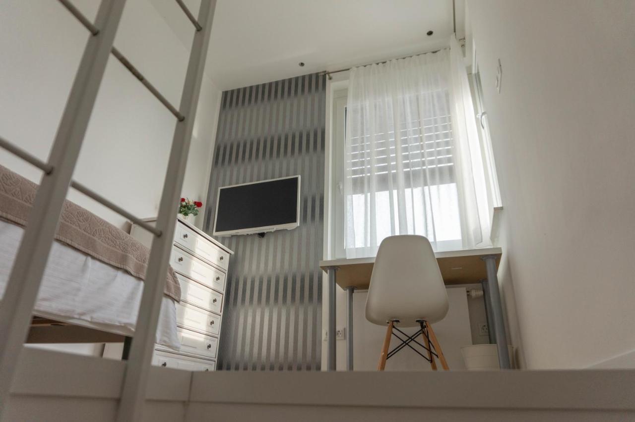 Apartment Maksimir Yard Загреб Екстериор снимка